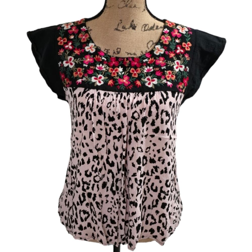 Savanna Jane Floral Embroidered Leopard Print Fiesta Shirt Size Medium